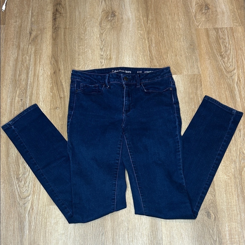 Calvin Klein Women's Deep Blue Skinny Jeans size 6